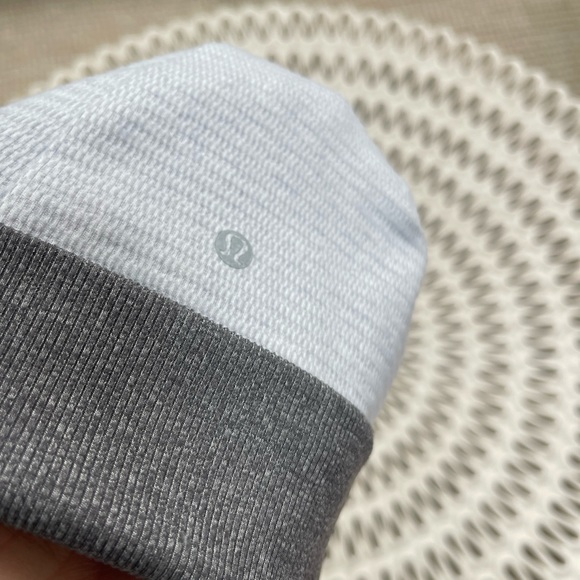 Lululemon - Picture 3 of 5